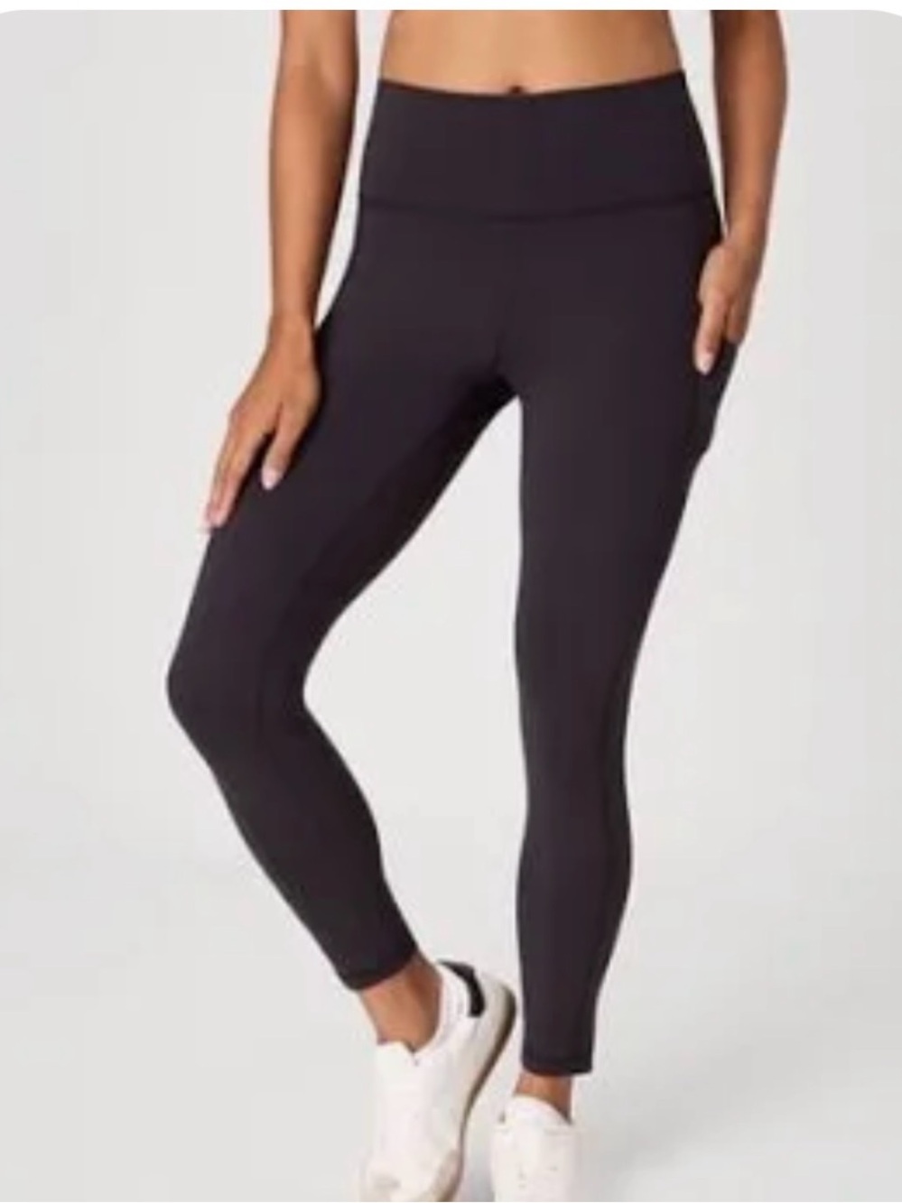 NWOT Hanes Women's Moves 7/8 Leggings with Pockets Size Large Black